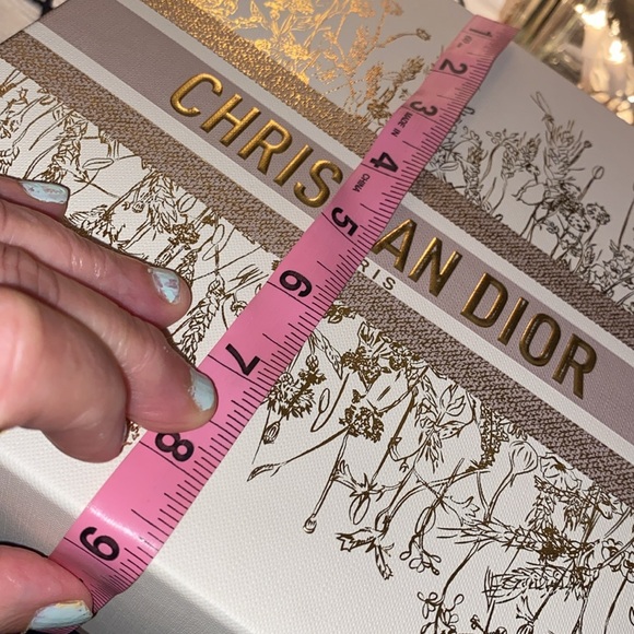 Dior Mother’s Day Gift Box Limited Edition - Picture 8 of 11